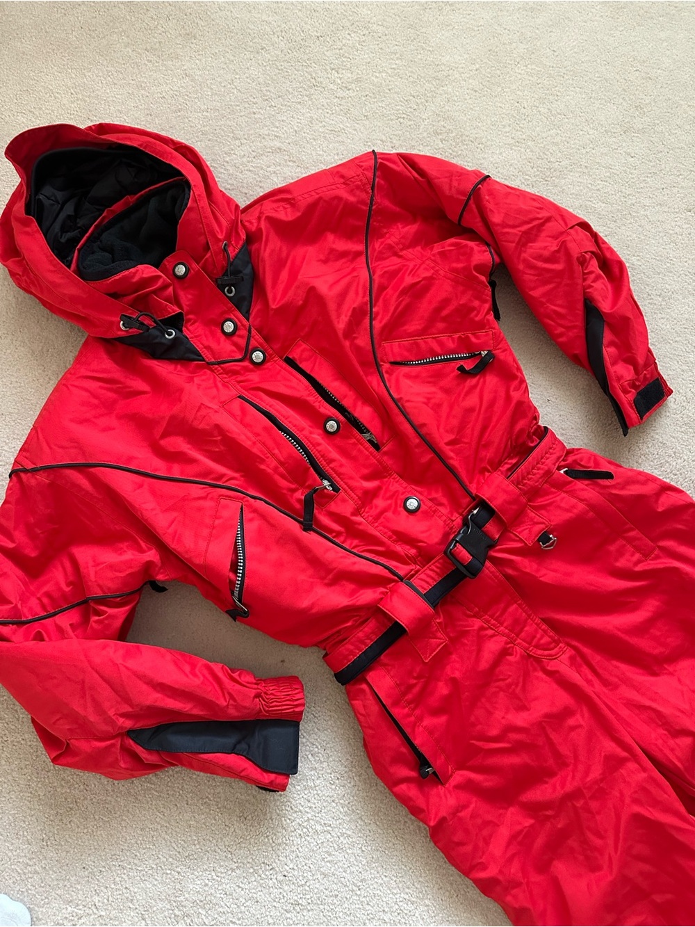 Obermeyers Women’s Red Belted Ski suit size 8